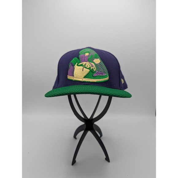 New Era Exclusive 59FIFTY SZ 7 3/4 Fitted Sneaker Fiend Shoes Purple